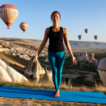 헬스트레이너 운동 전 평가법 - **

A woman in professional athletic wear (leggings and a sports top) doing yoga outdoors in Cappado...